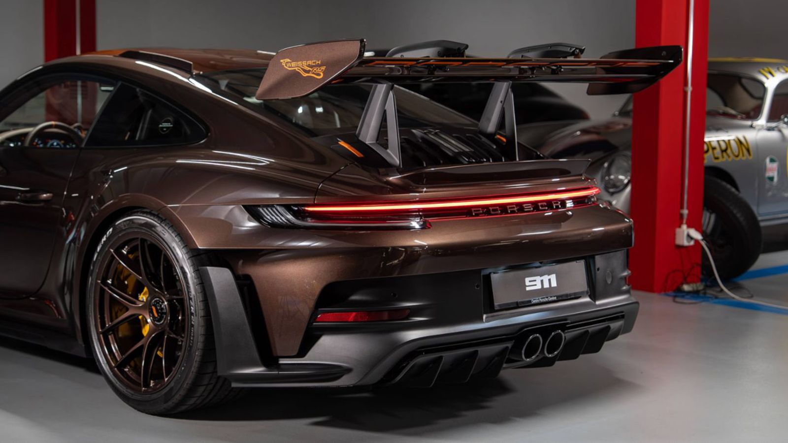 Αυτή η Porsche 911 GT3 RS ξεφεύγει απ' τα συνηθισμένα 